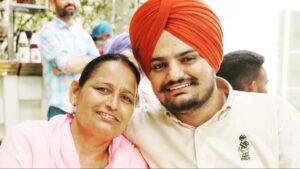 sidhu-moosewala-with-mother