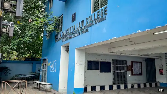 vq4nm6sc_kolkata-rape_625x300_28_June_25